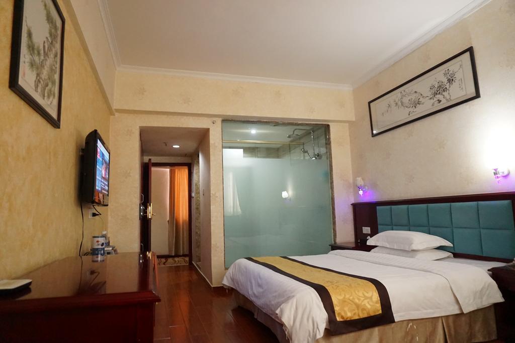 Guangdong Oversea Chinese Hotel Cantão Quarto foto